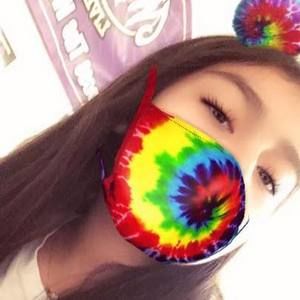 Meet your Posher, Selena